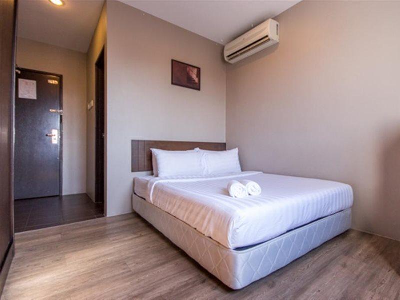 Chariton Hotel באטרוורת' מראה חיצוני תמונה