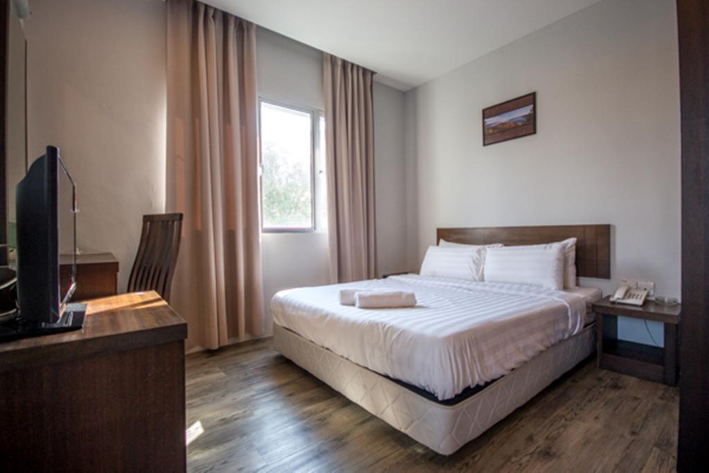 Chariton Hotel באטרוורת' מראה חיצוני תמונה