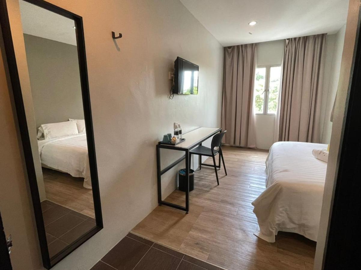 Chariton Hotel באטרוורת' מראה חיצוני תמונה