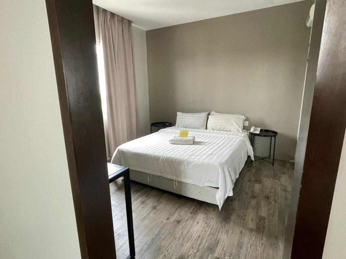Chariton Hotel באטרוורת' מראה חיצוני תמונה