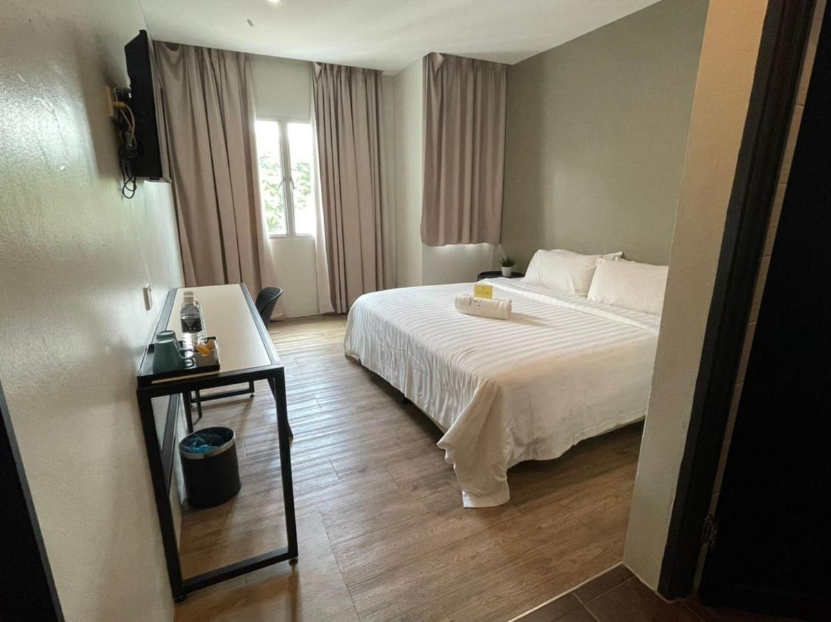Chariton Hotel באטרוורת' מראה חיצוני תמונה